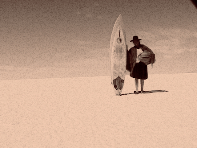 SI_20130510_uyuni_board-lady